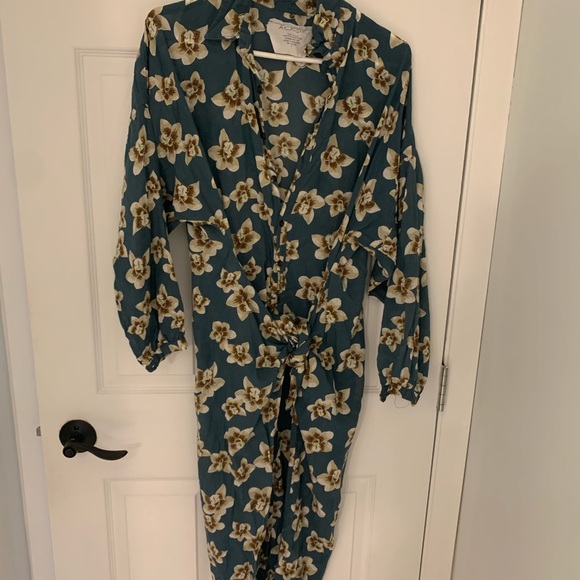 Acacia Walvis dress TROPIC (cover photo indicates fit, next photos for pattern) - Picture 6 of 8